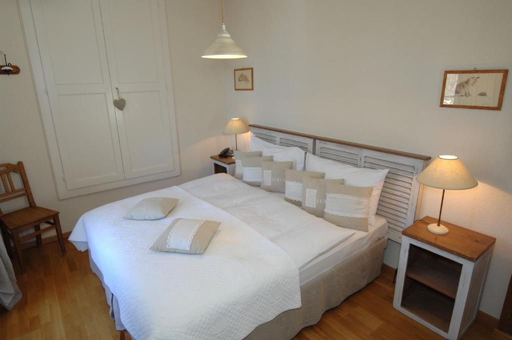 Auberge De La Gare Grandvaux Phòng bức ảnh