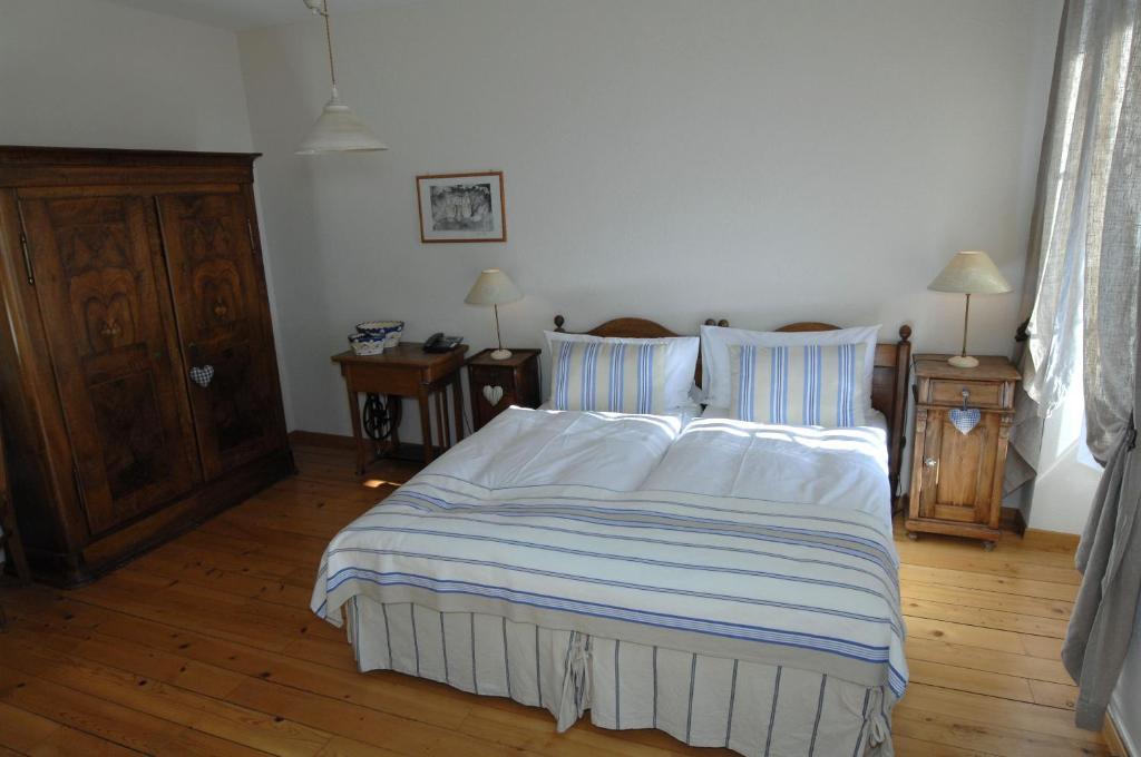 Auberge De La Gare Grandvaux Phòng bức ảnh