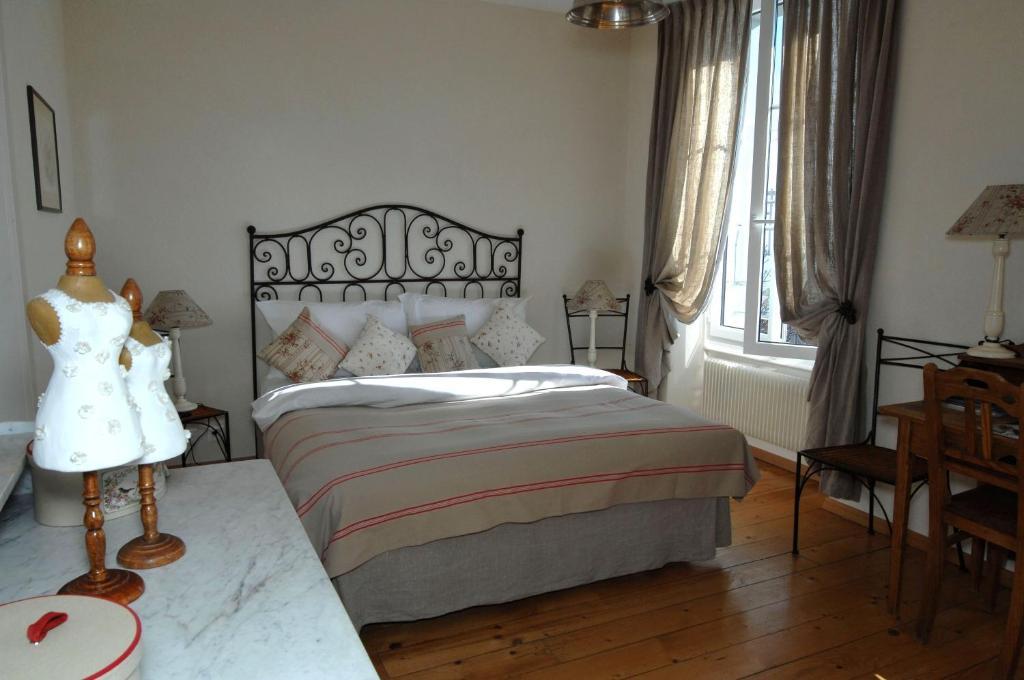 Auberge De La Gare Grandvaux Phòng bức ảnh