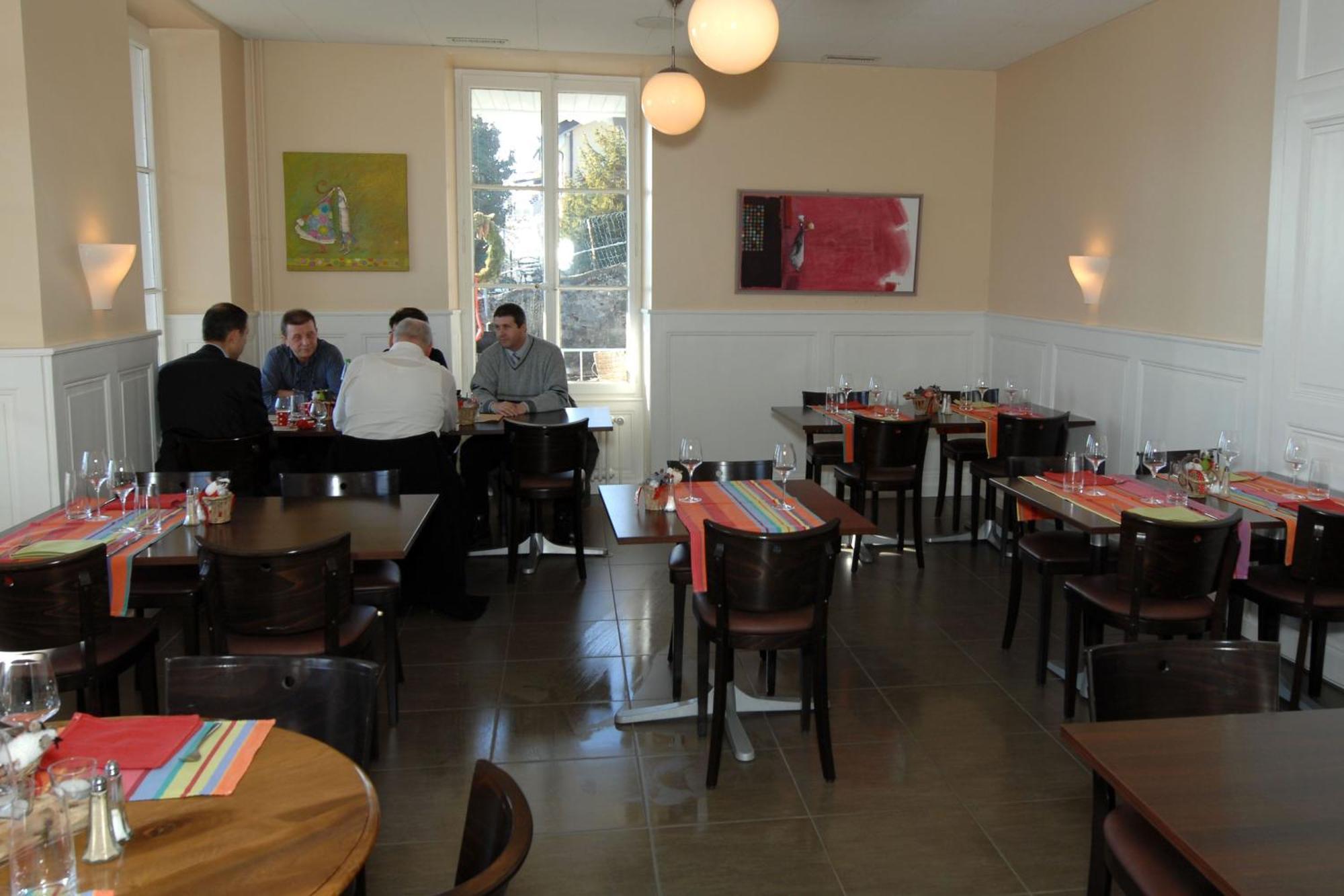 Auberge De La Gare Grandvaux Ngoại thất bức ảnh