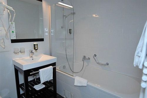 Auberge De La Gare Grandvaux Ngoại thất bức ảnh